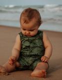 bébé à la mer